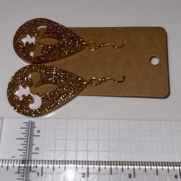 Handmade epoxy resin dangle fleur de lis earrings - gold glitter - Picture 4 of 5